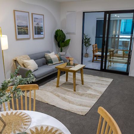 Urban Retreat: 2-Br Gem In Central Christchurch Apartment ภายนอก รูปภาพ