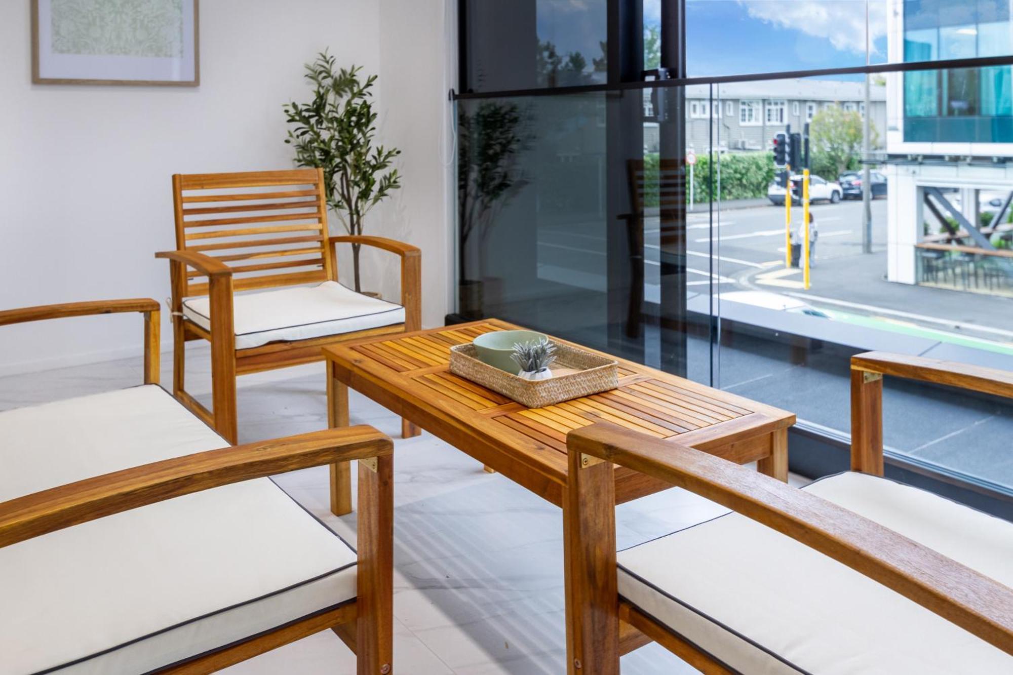 Urban Retreat: 2-Br Gem In Central Christchurch Apartment ภายนอก รูปภาพ