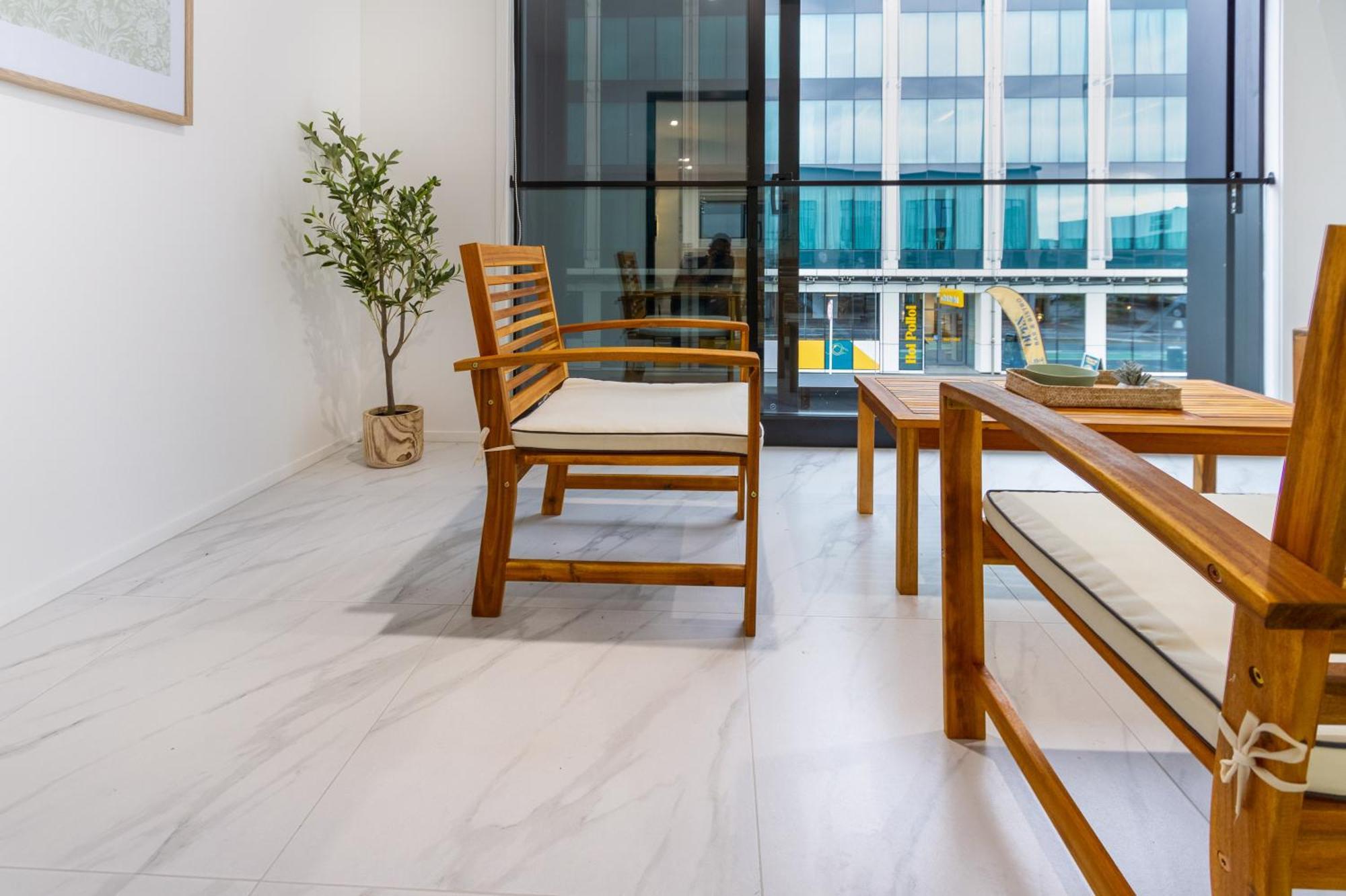 Urban Retreat: 2-Br Gem In Central Christchurch Apartment ภายนอก รูปภาพ