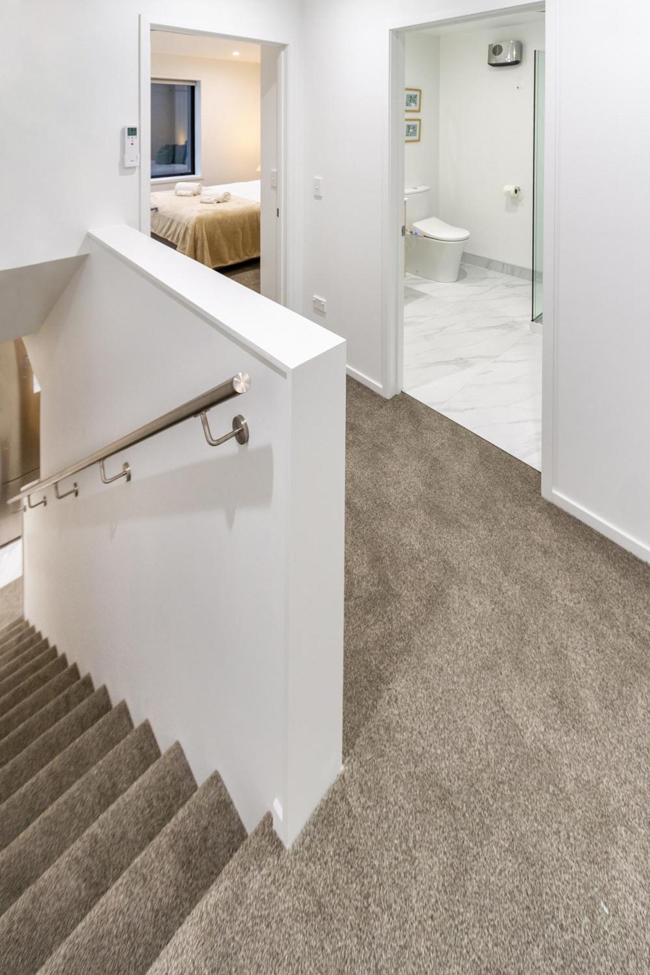 Urban Retreat: 2-Br Gem In Central Christchurch Apartment ภายนอก รูปภาพ