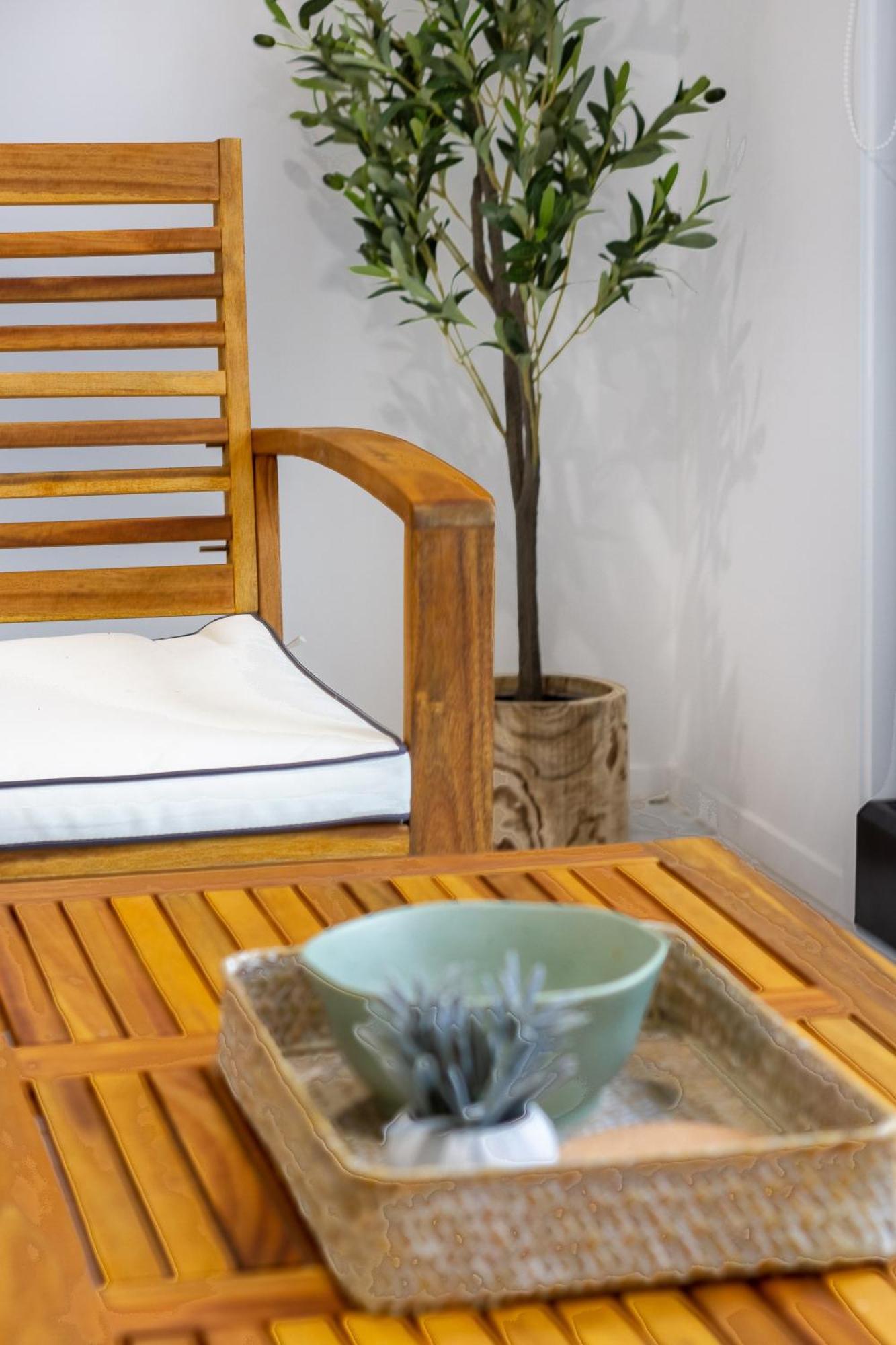 Urban Retreat: 2-Br Gem In Central Christchurch Apartment ภายนอก รูปภาพ