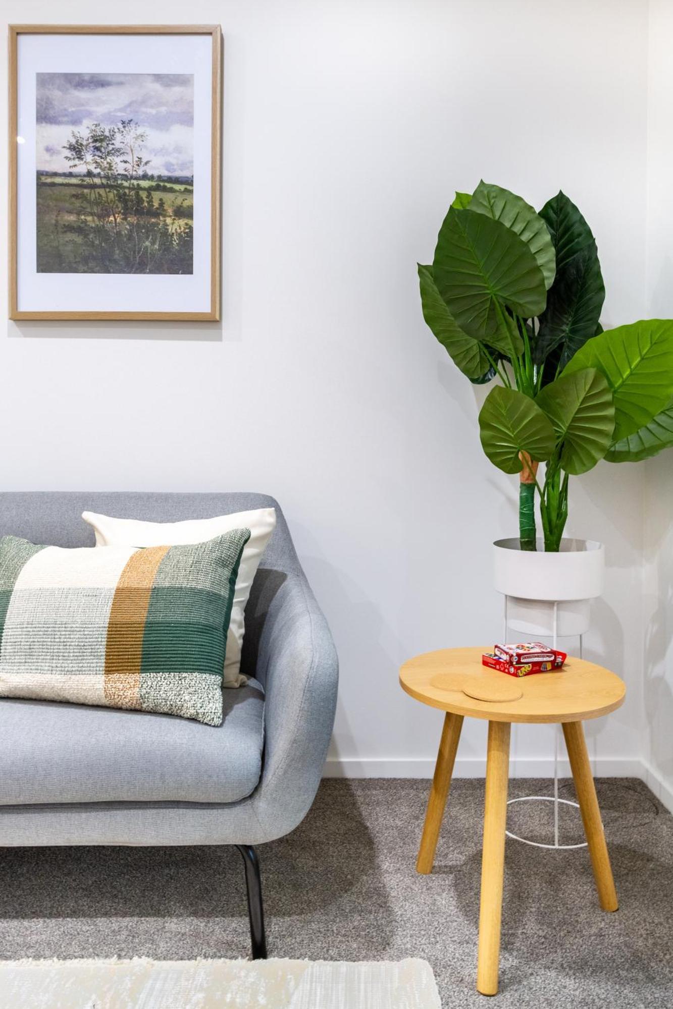 Urban Retreat: 2-Br Gem In Central Christchurch Apartment ภายนอก รูปภาพ